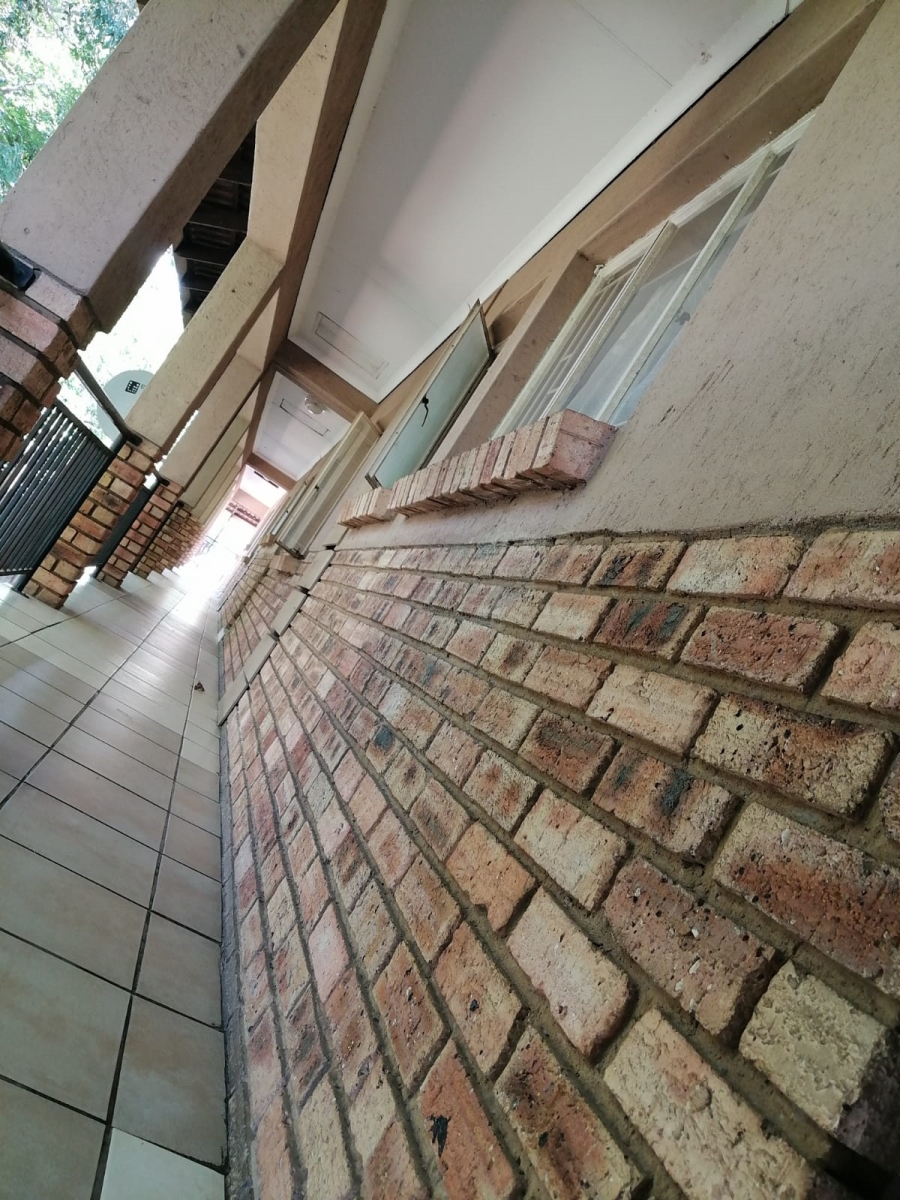 2 Bedroom Property for Sale in Rustenburg Central North West